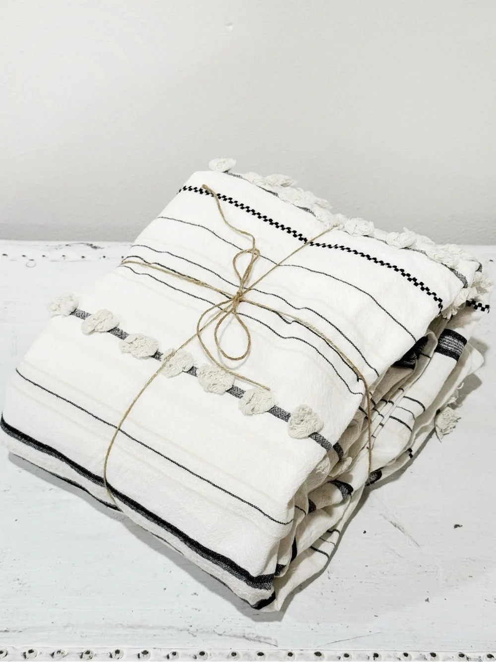 Rachel Zoe Duvet Cover Moroccan Pom Pom White Black Full Size - Picture 2 of 7